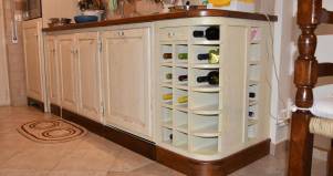Cucina Fiore country shabby chic in legno su misura panna